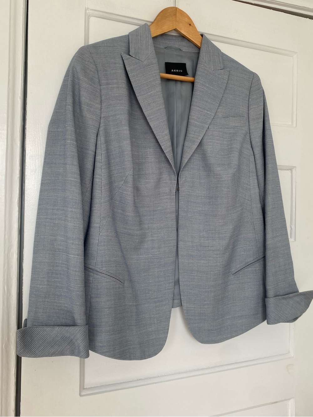 AKRIS wool silk and flax chic minimalist blazer